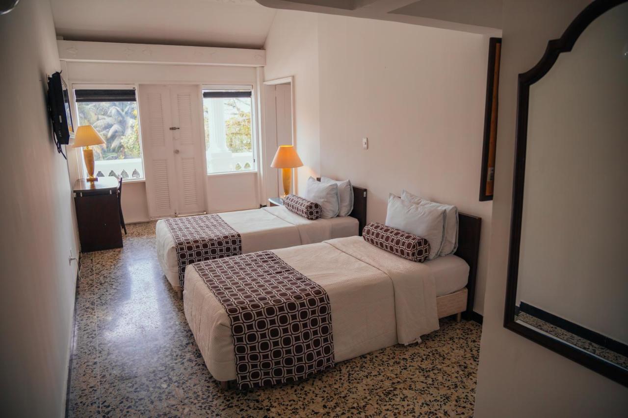 Hotel Tequendama Inn Estacion Buenaventura Bagian luar foto