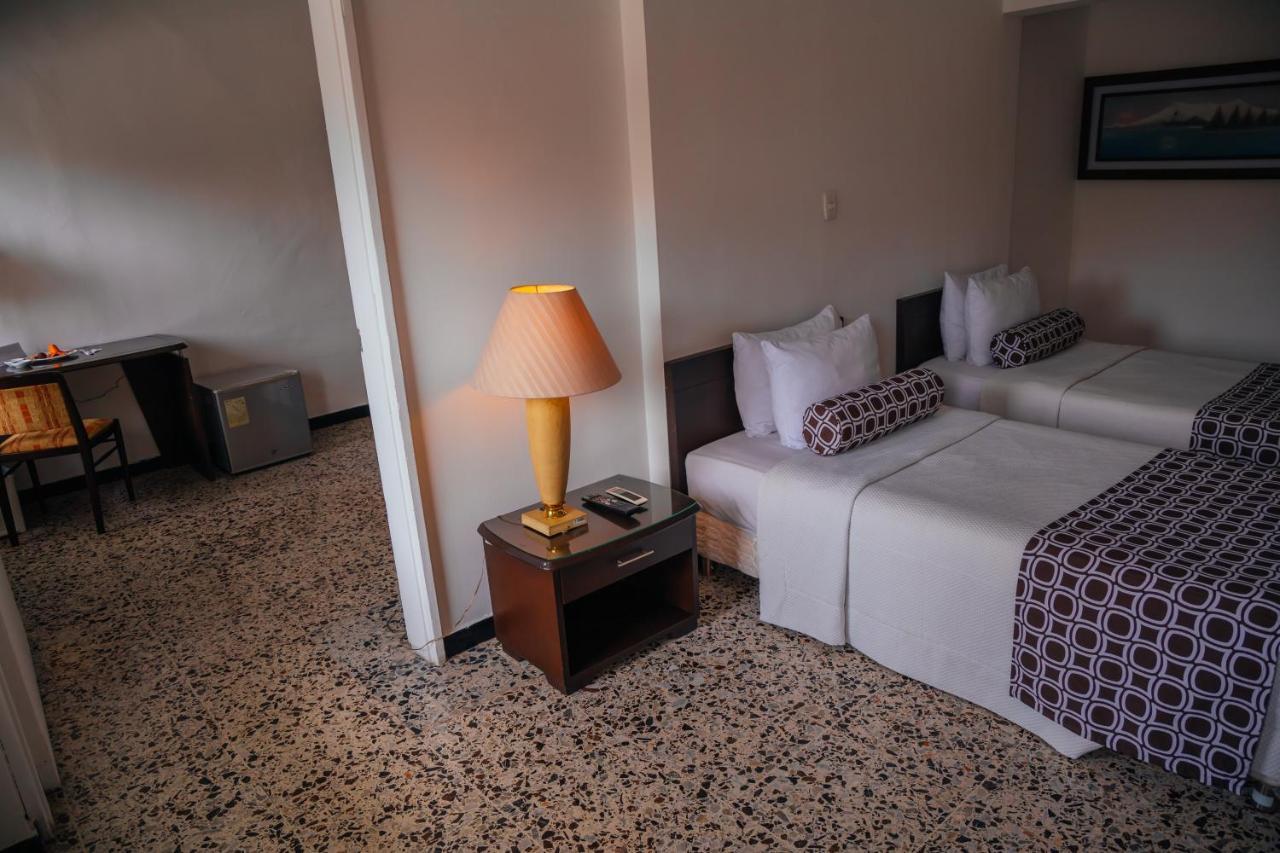Hotel Tequendama Inn Estacion Buenaventura Bagian luar foto